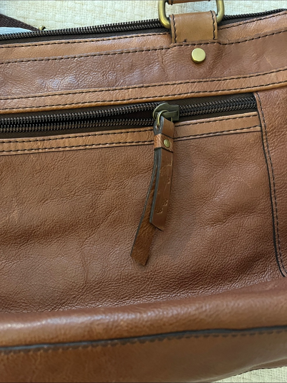 Beautiful FOSSIL Leather Handbag - Picture 7 of 8